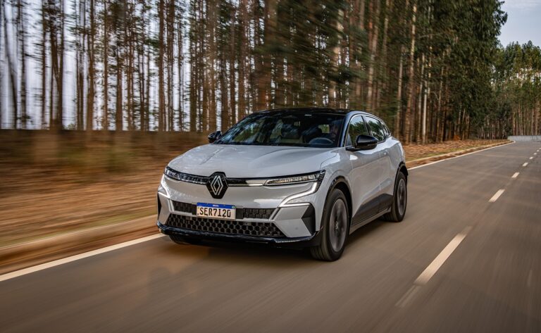 Leia mais sobre o artigo Megane E-Tech: primeiro Renault premium tem preço de Volvo